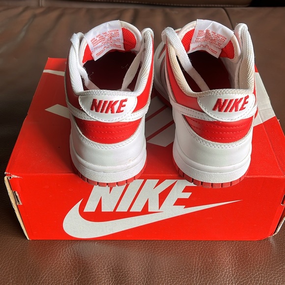 Nike Dunk sneakers - Picture 3 of 4